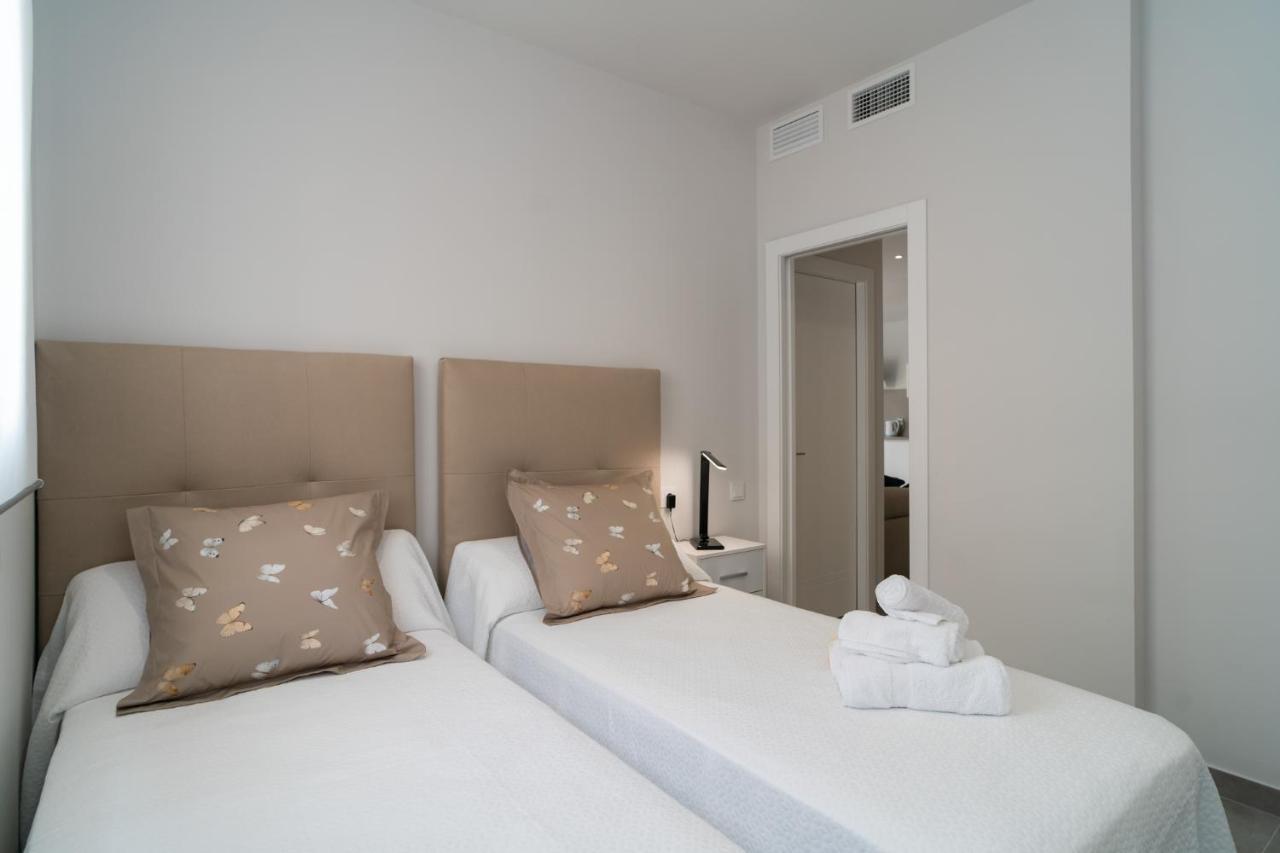 Apartment Aac - Con Terraza, Muy Amplio, Totalmente Equipado, Cerca Del Centro Y Nuevo!